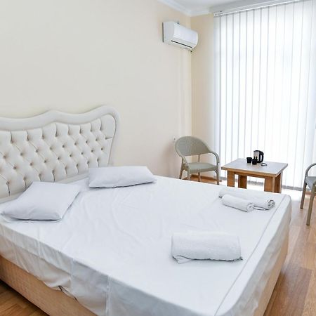 Just Inn Kutaisi Exteriör bild
