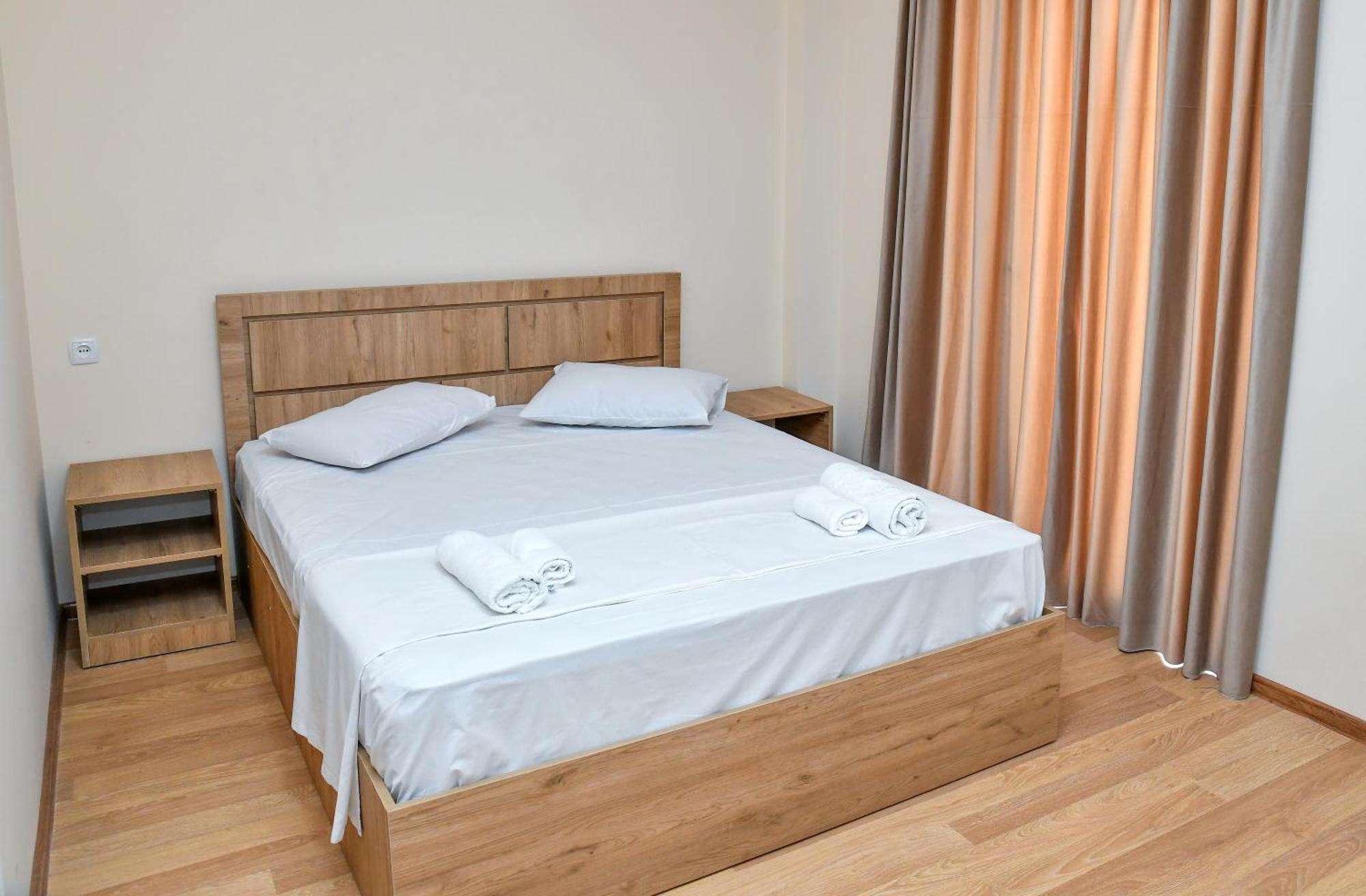 Just Inn Kutaisi Exteriör bild
