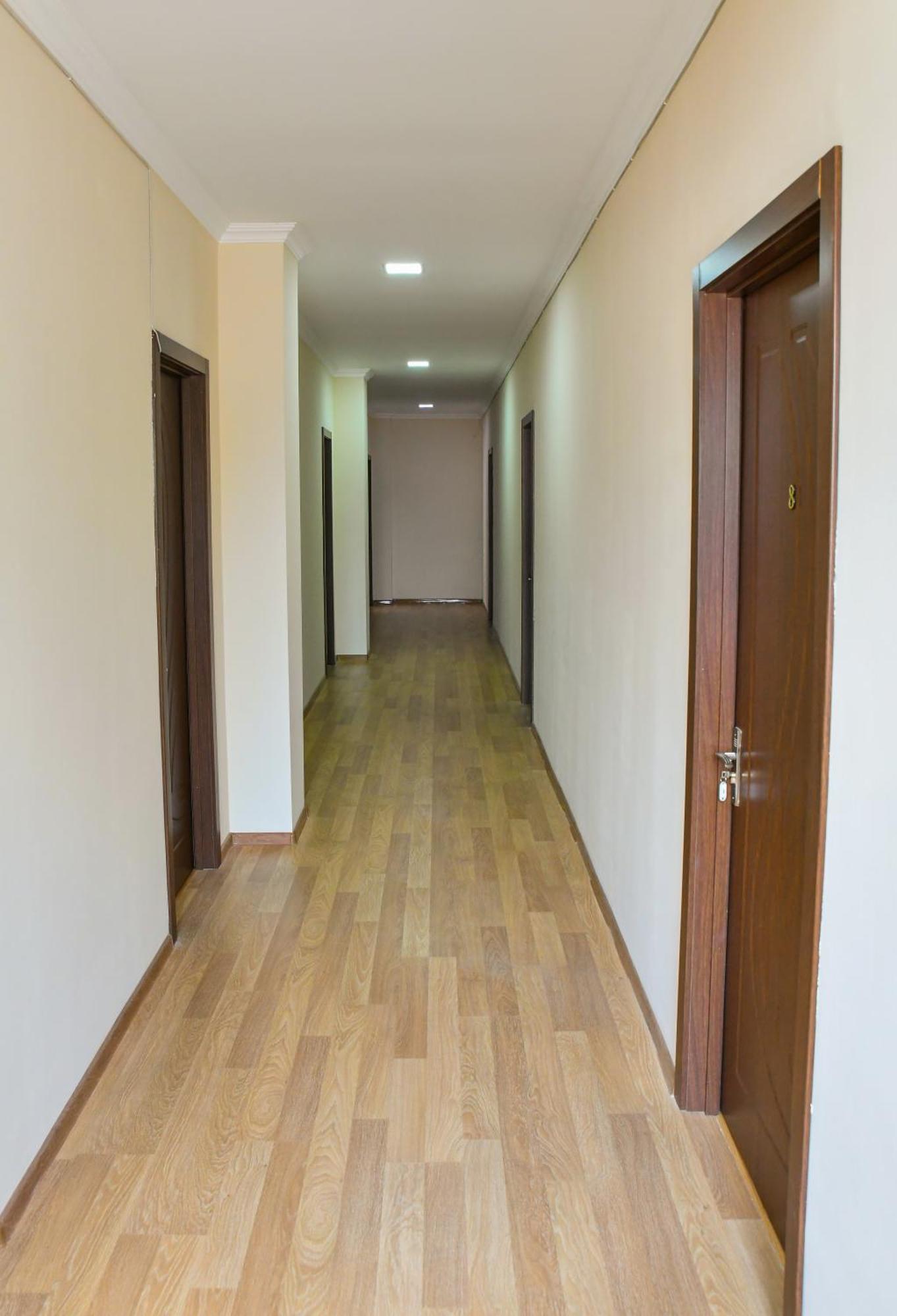Just Inn Kutaisi Exteriör bild
